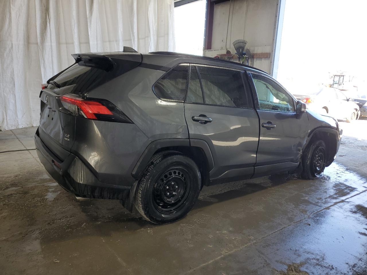 2021 TOYOTA RAV4 LE - Фото 3