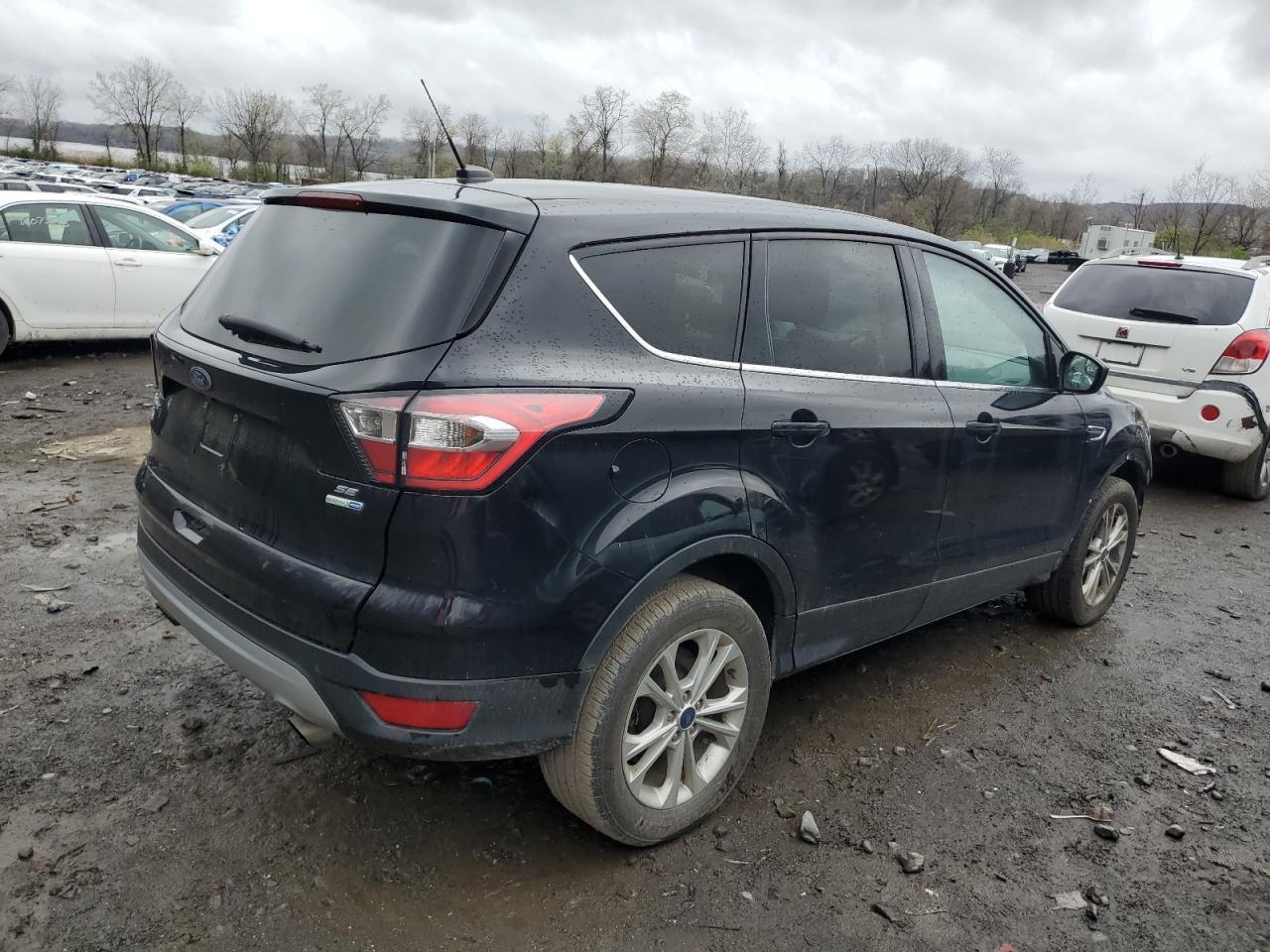 2017 FORD ESCAPE SE - Image 3