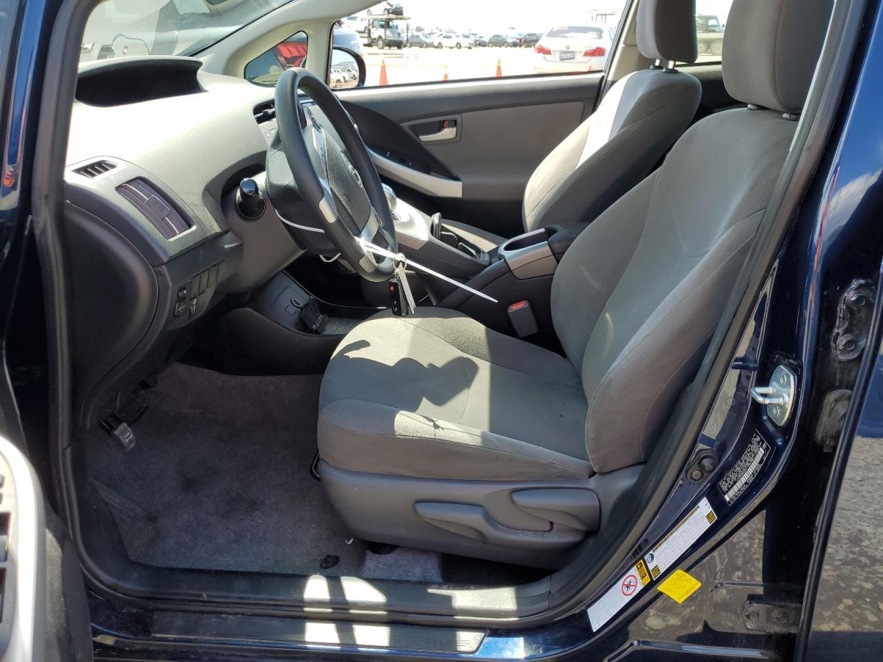 2015 TOYOTA PRIUS - Image 7