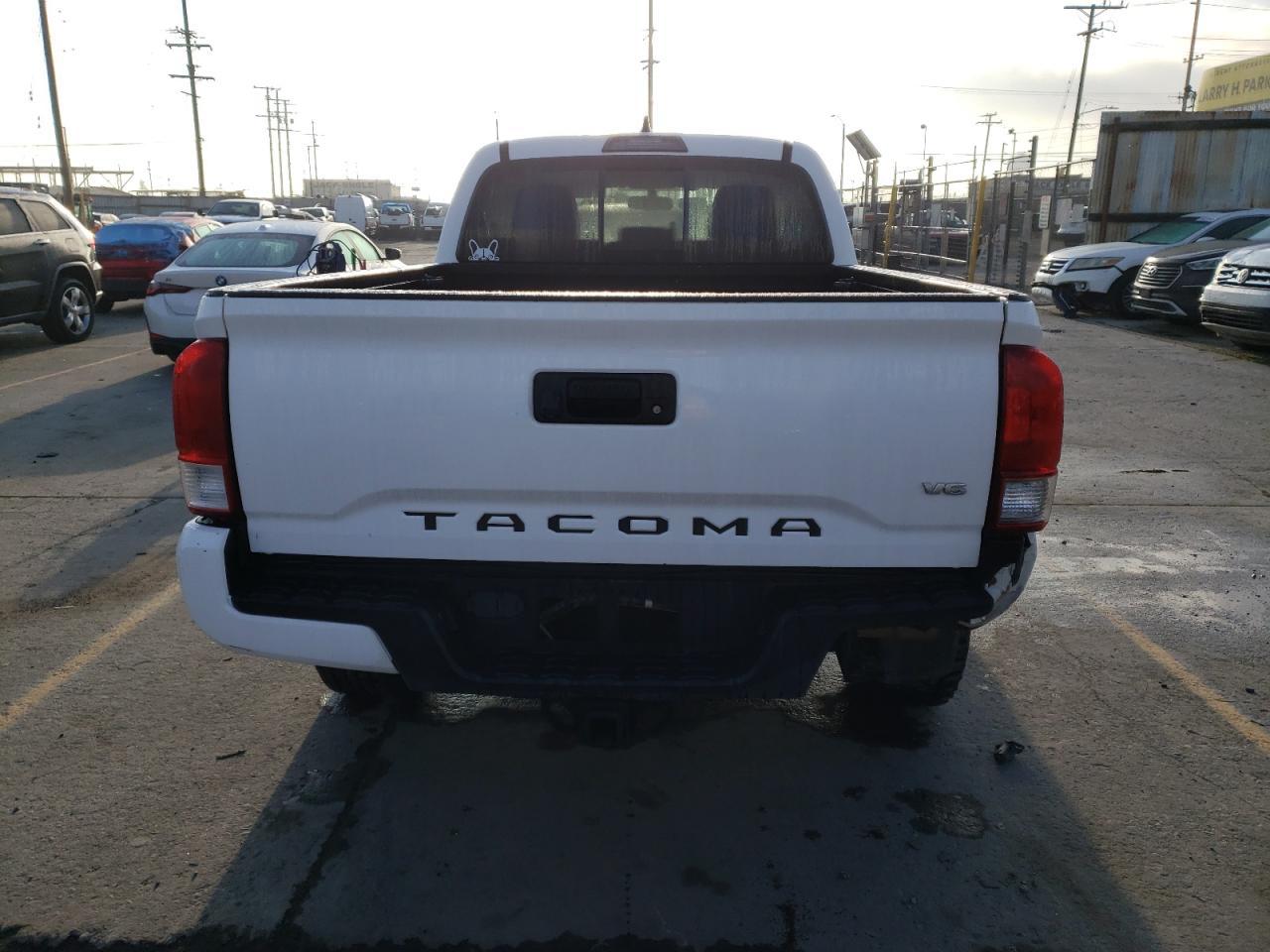 2017 TOYOTA TACOMA DOU - Фото 6