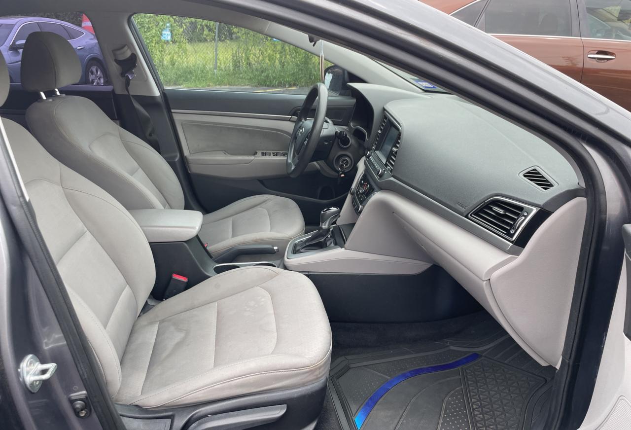 2018 HYUNDAI ELANTRA SE - Image 5