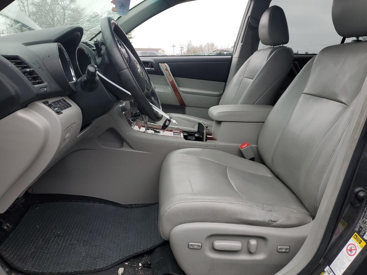 2012 TOYOTA HIGHLANDER - Image 7