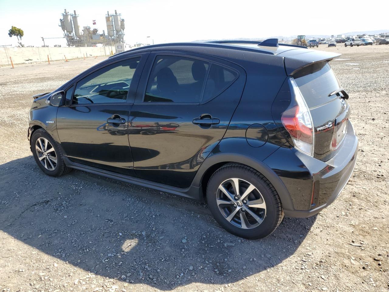 2019 TOYOTA PRIUS C - Image 2