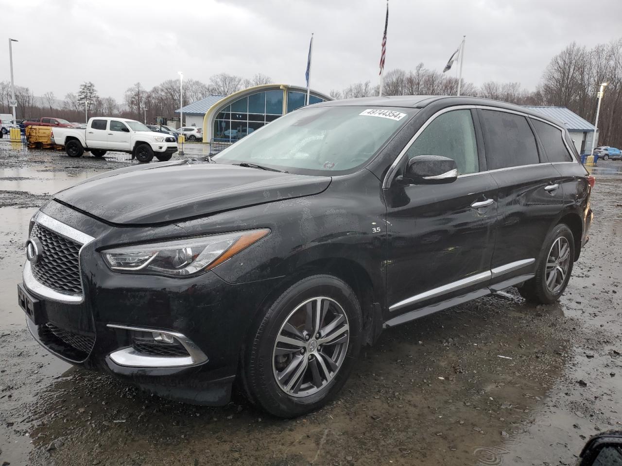 2019 INFINITI QX60 LUXE car image