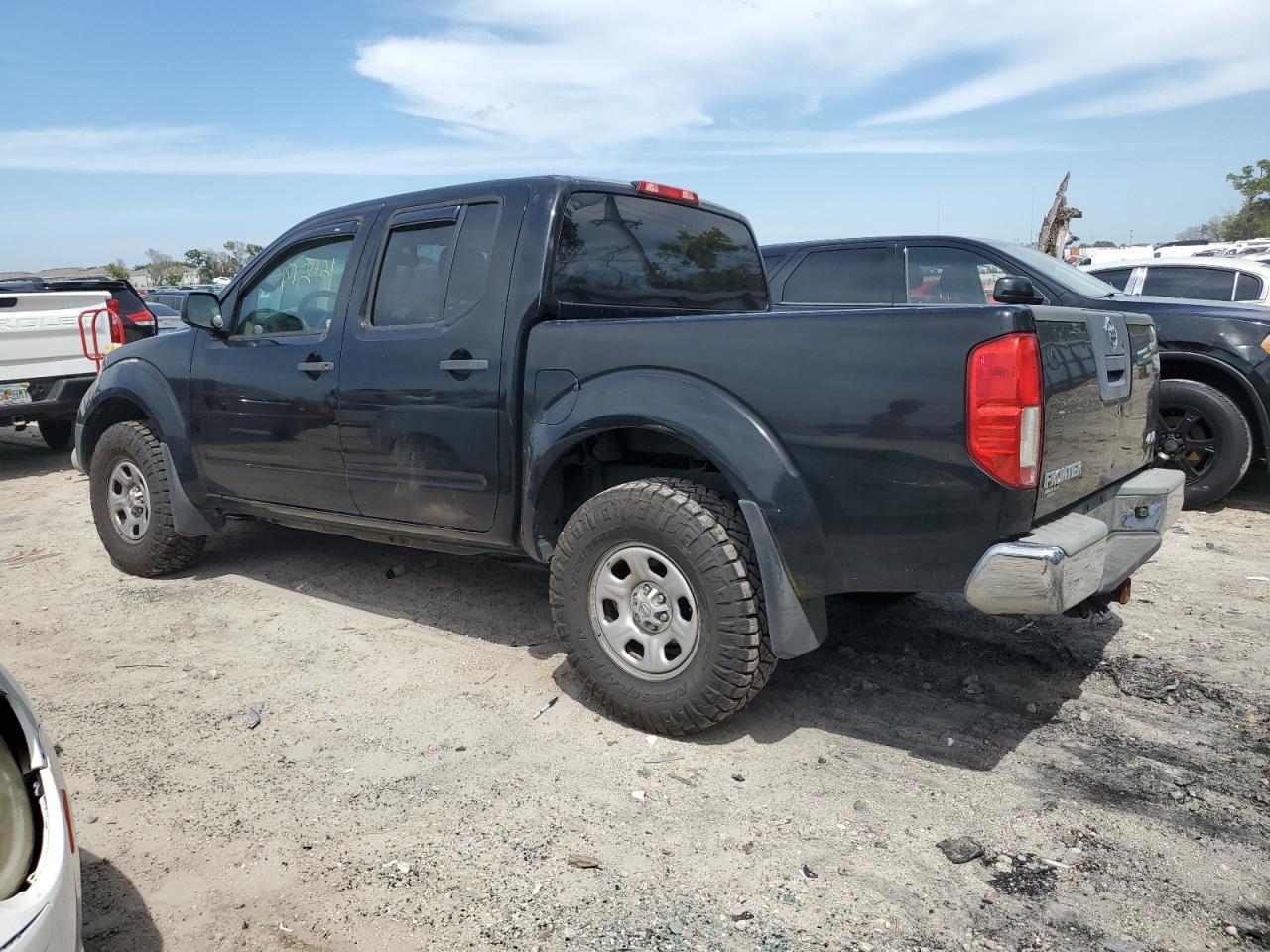 2012 NISSAN FRONTIER S - Фото 2