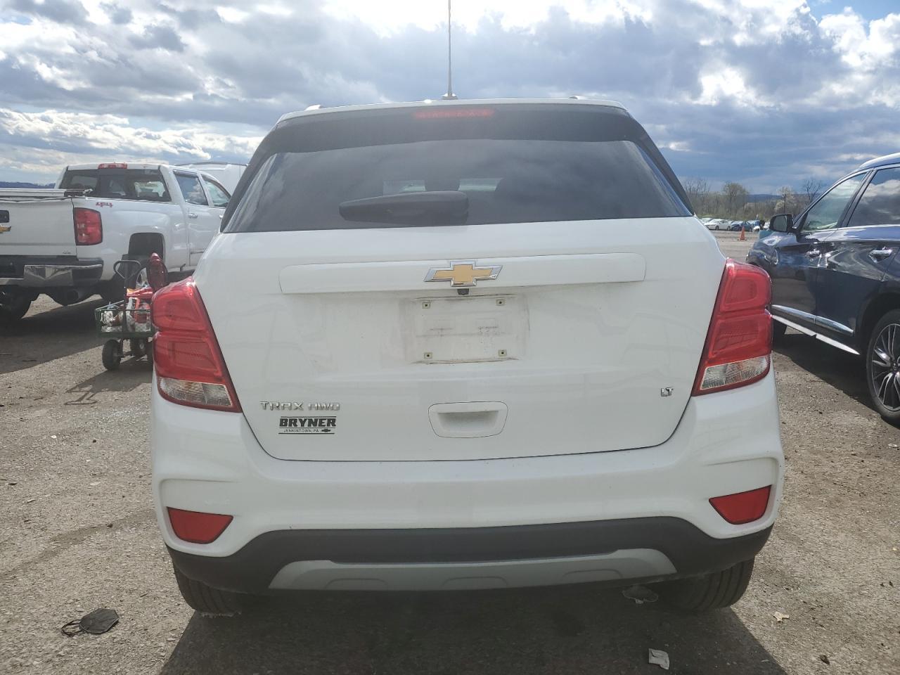 2018 CHEVROLET TRAX 1LT - Image 6