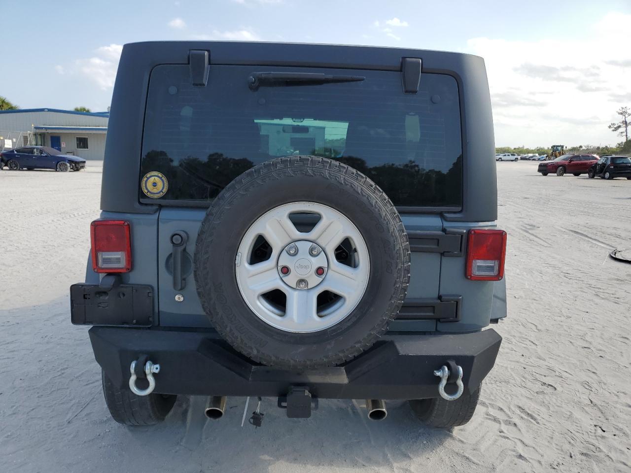 2014 JEEP WRANGLER U - Image 6