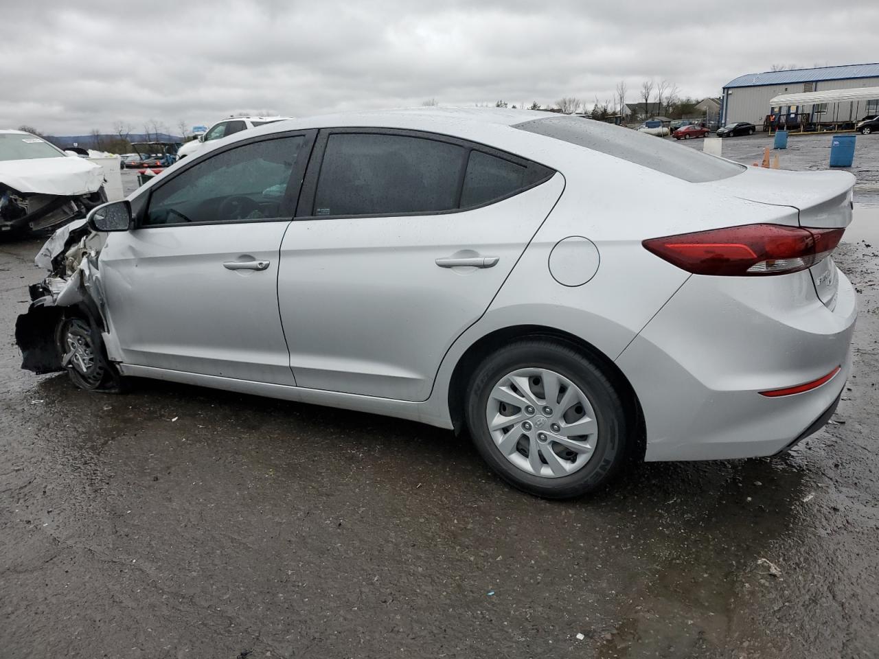 2018 HYUNDAI ELANTRA SE - Фото 2