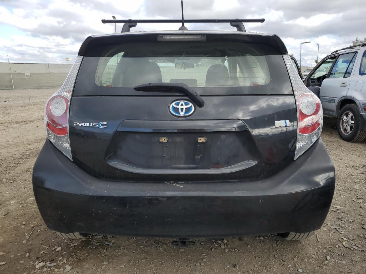 2013 TOYOTA PRIUS C - Image 6