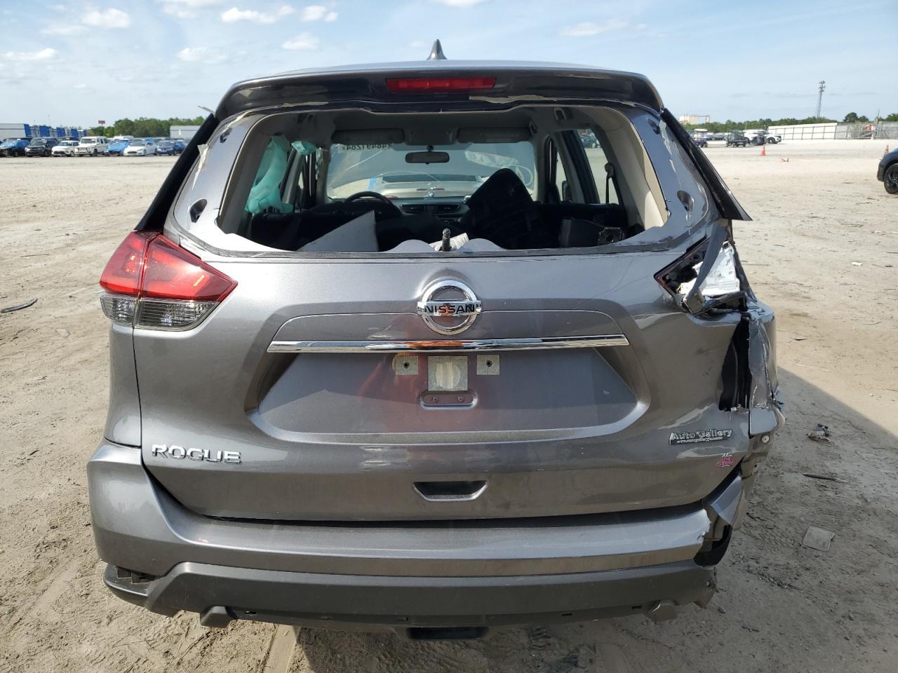2018 NISSAN ROGUE S - Image 6