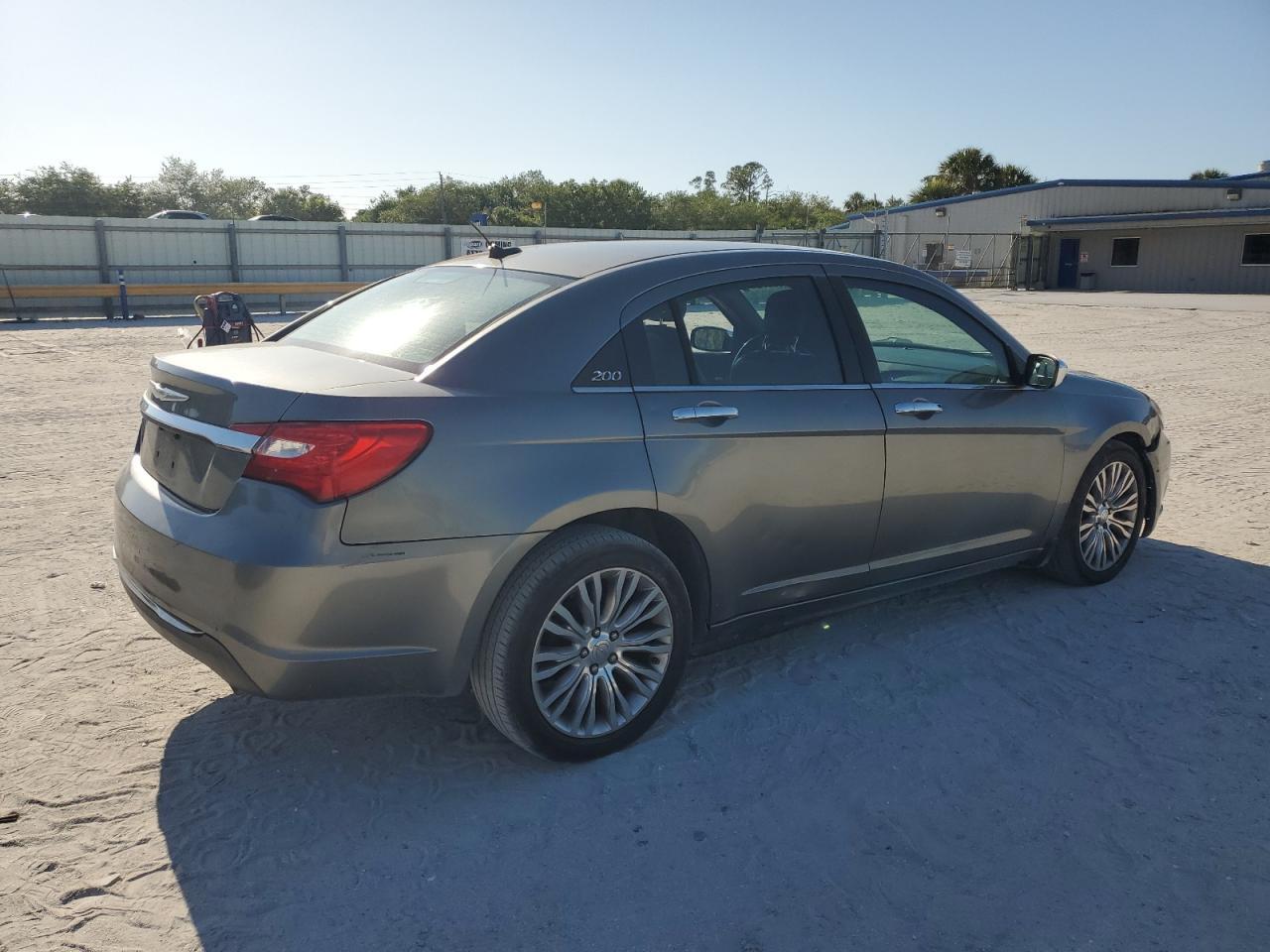 2012 CHRYSLER 200 LIMITE - Image 3