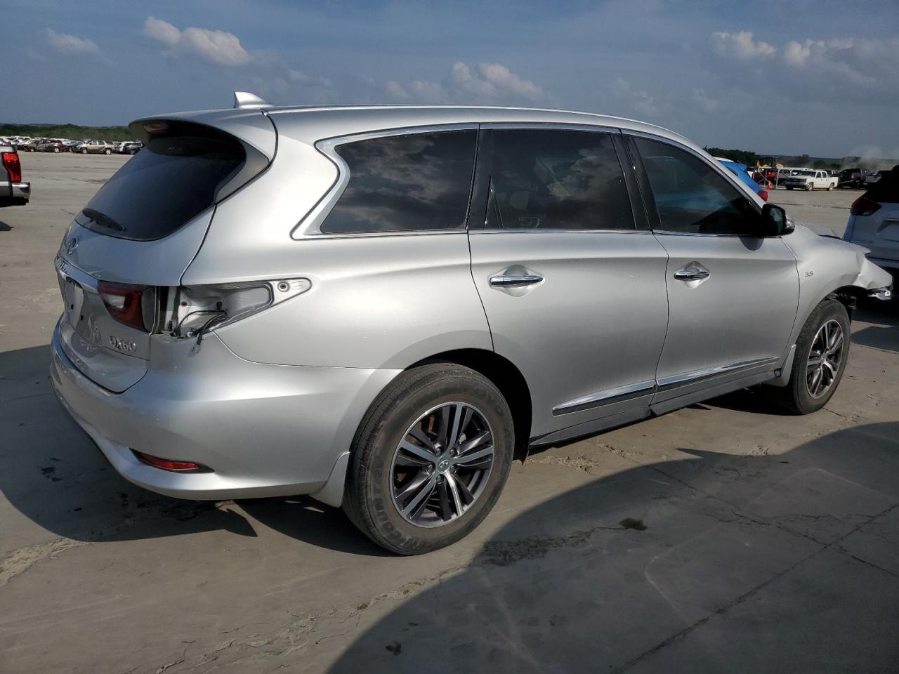 2019 INFINITI QX60 LUXE - Image 3