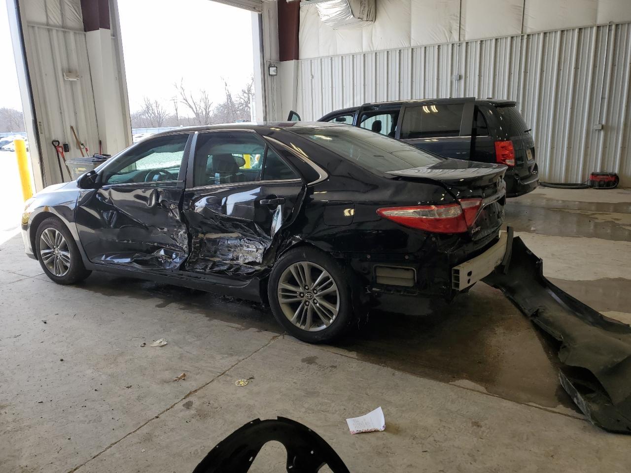 2016 TOYOTA CAMRY LE - Фото 2