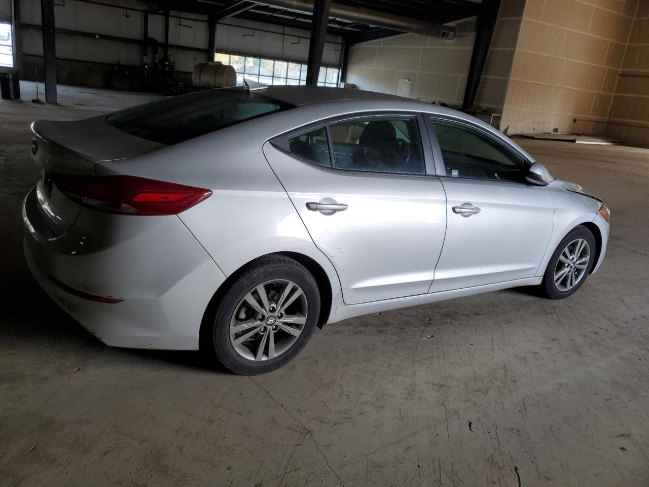 2018 HYUNDAI ELANTRA SE - Фото 3