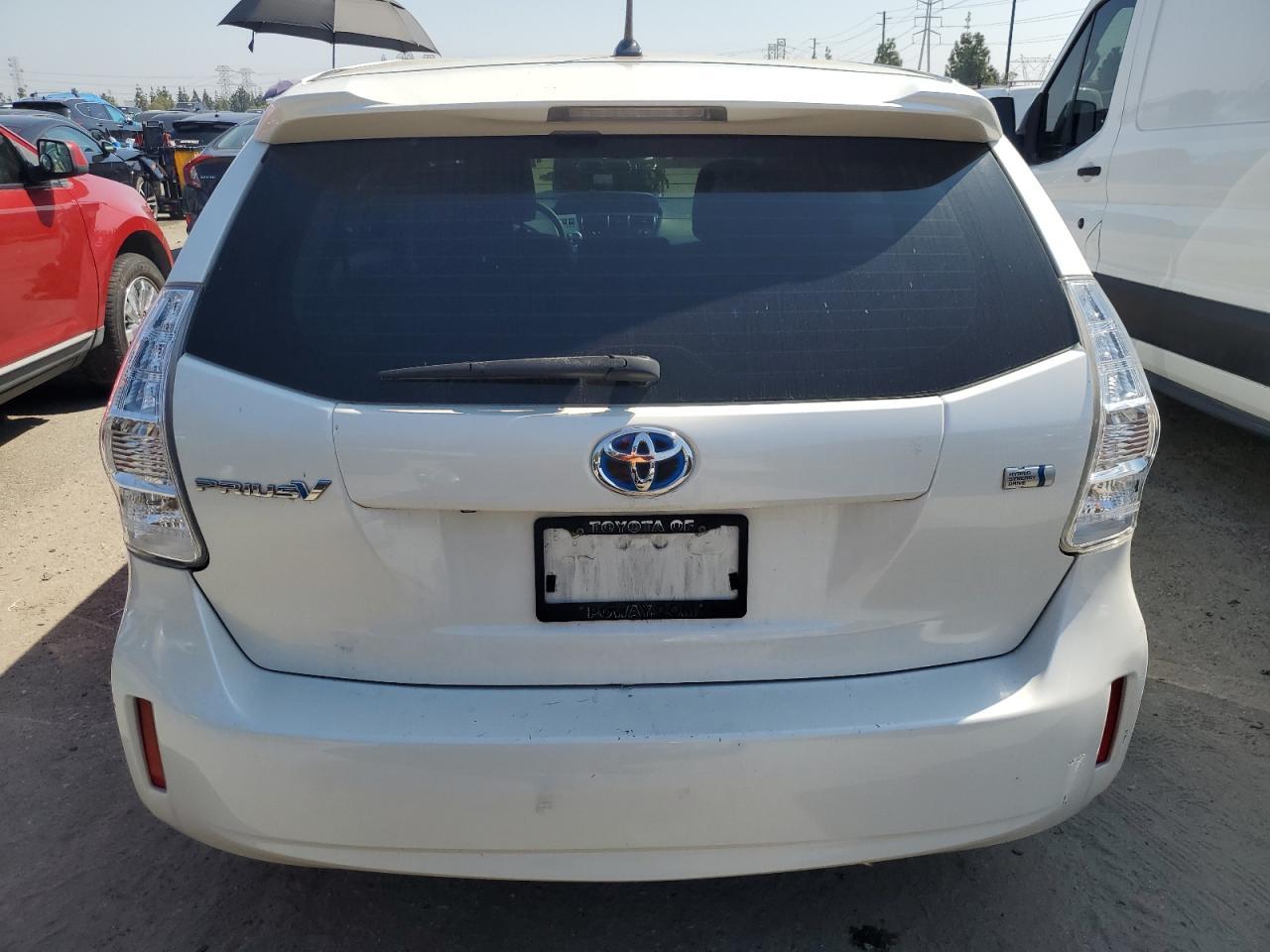 2013 TOYOTA PRIUS V - Image 6