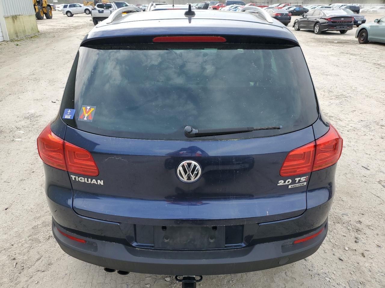 2015 VOLKSWAGEN TIGUAN S - Фото 6