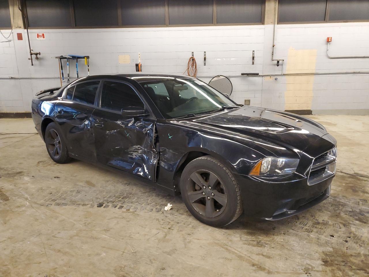 2014 DODGE CHARGER SE - Image 4