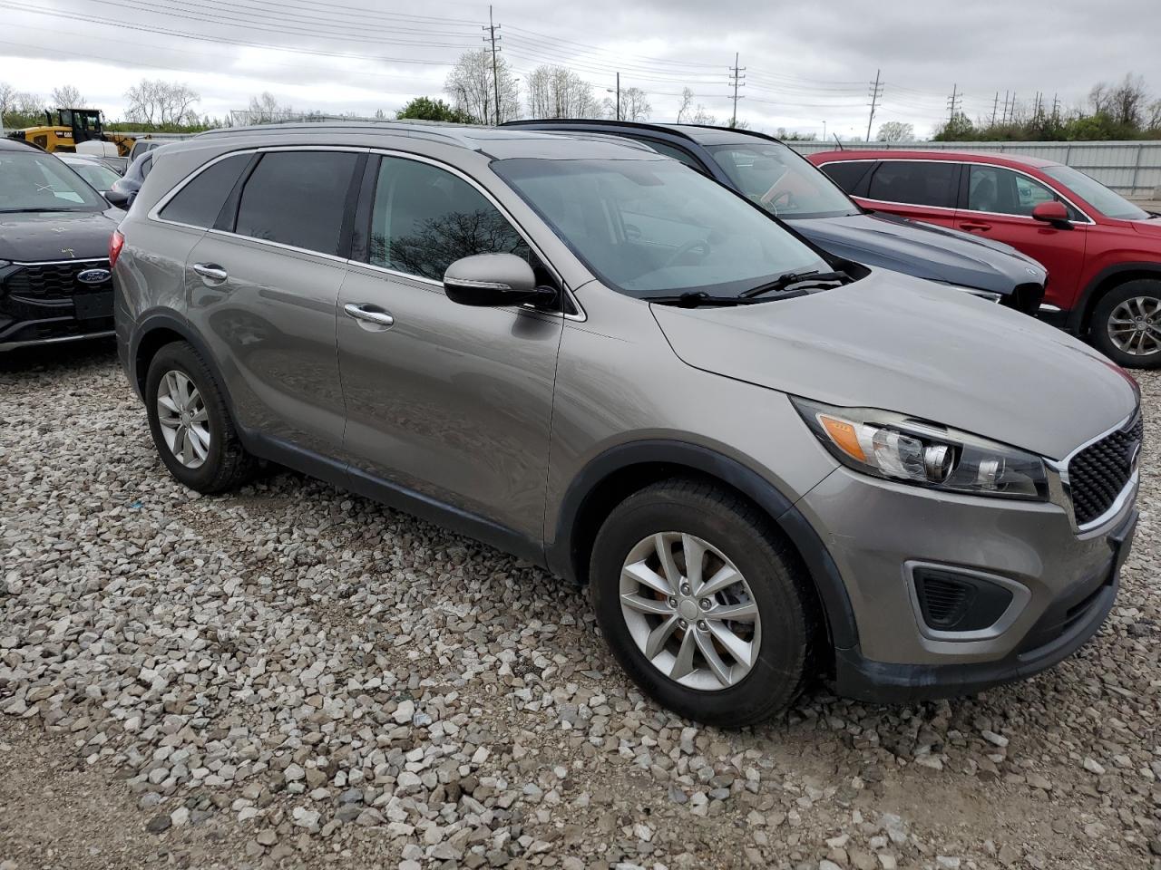 2016 KIA SORENTO LX - Image 4