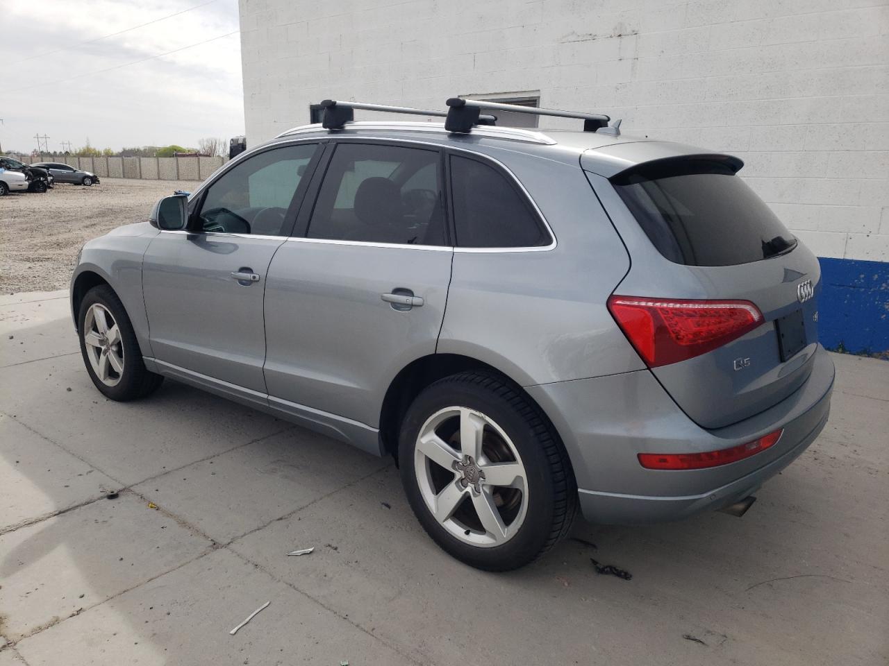 2011 AUDI Q5 PREMIUM - Image 2