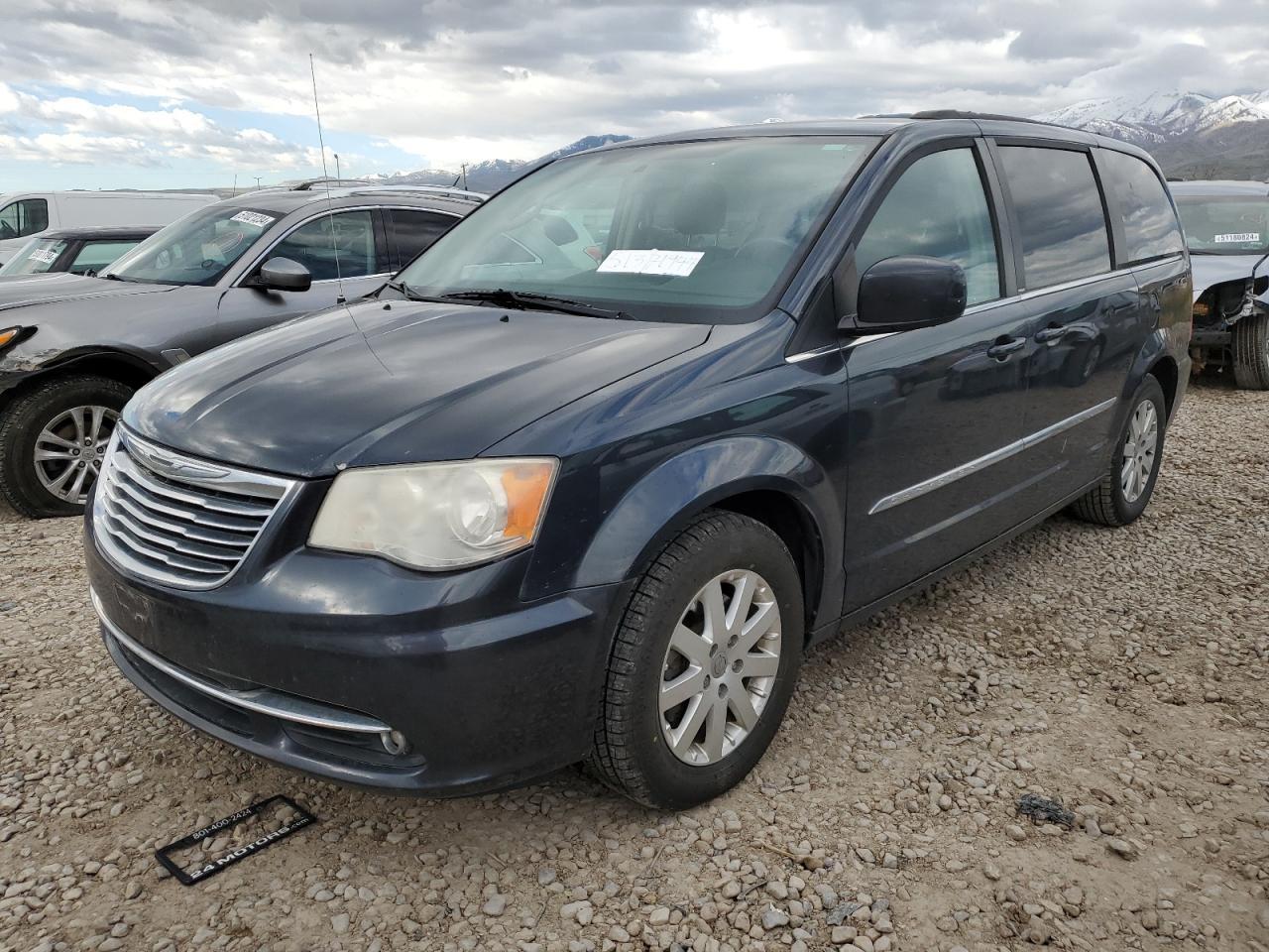 2014 CHRYSLER TOWN & COU