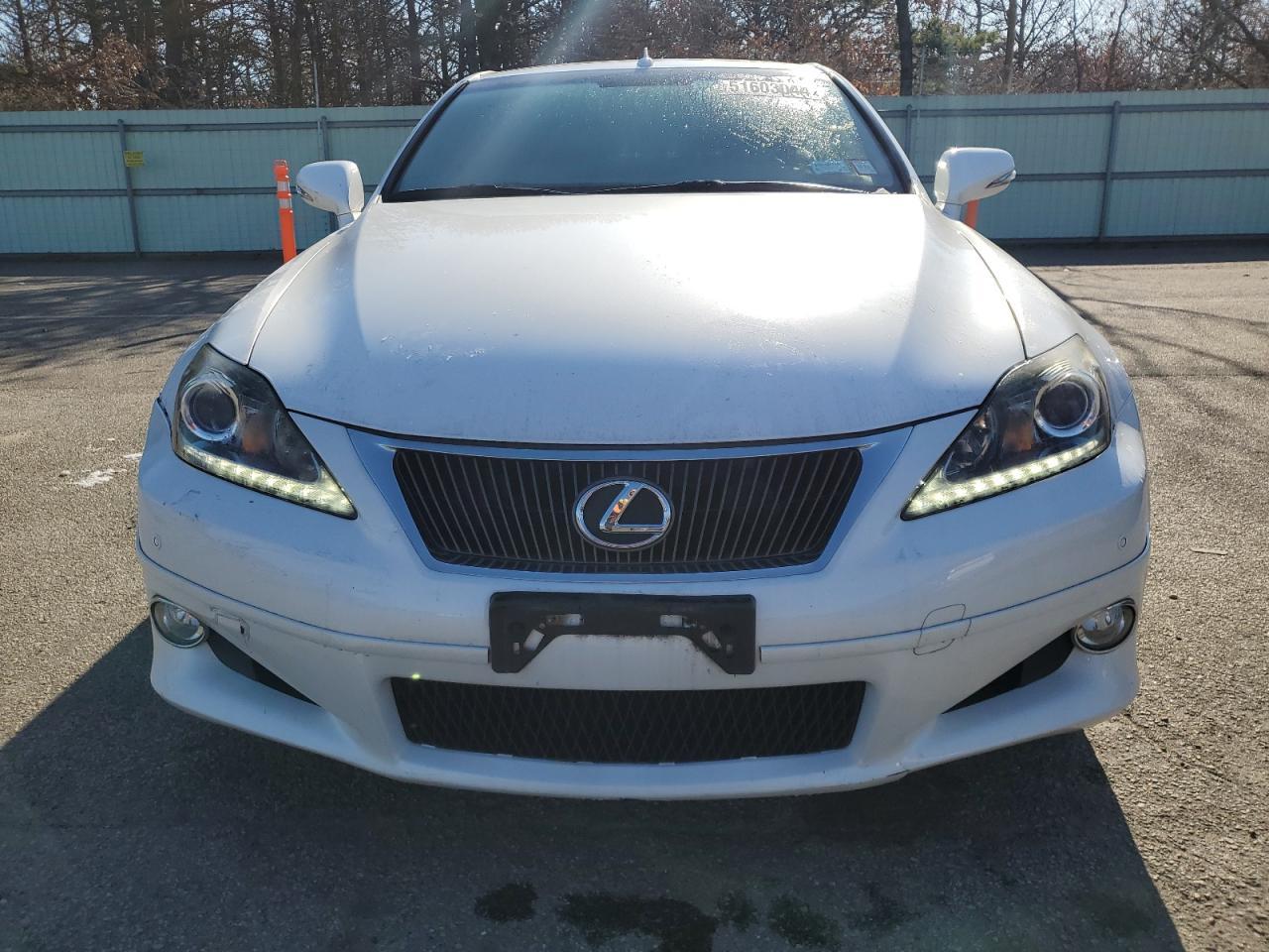 2014 LEXUS IS 250 - Image 5