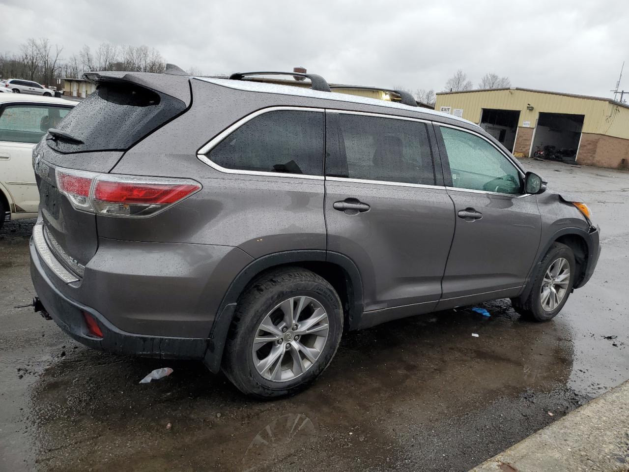 2014 TOYOTA HIGHLANDER - Image 3