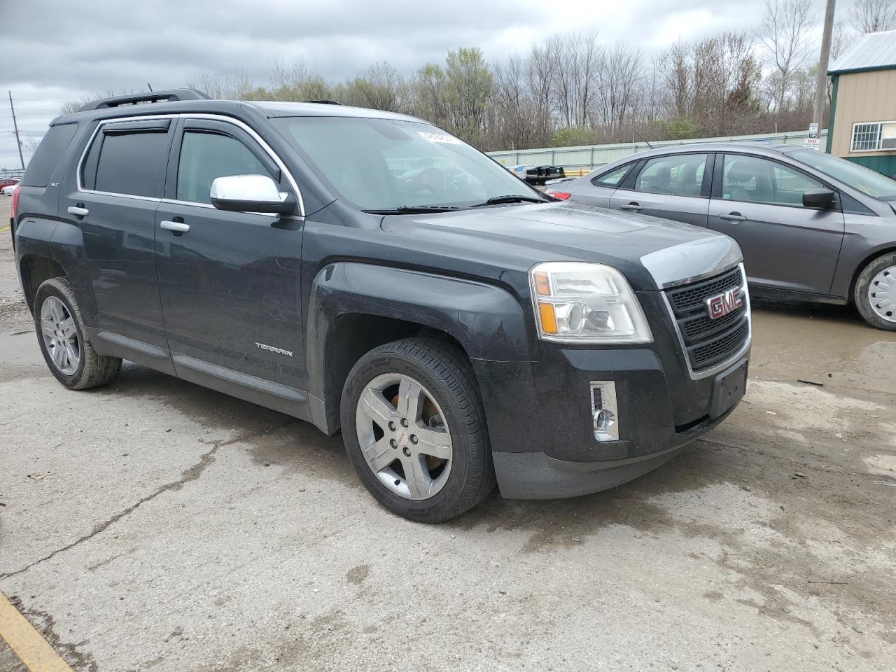 2013 GMC TERRAIN SL - Image 4