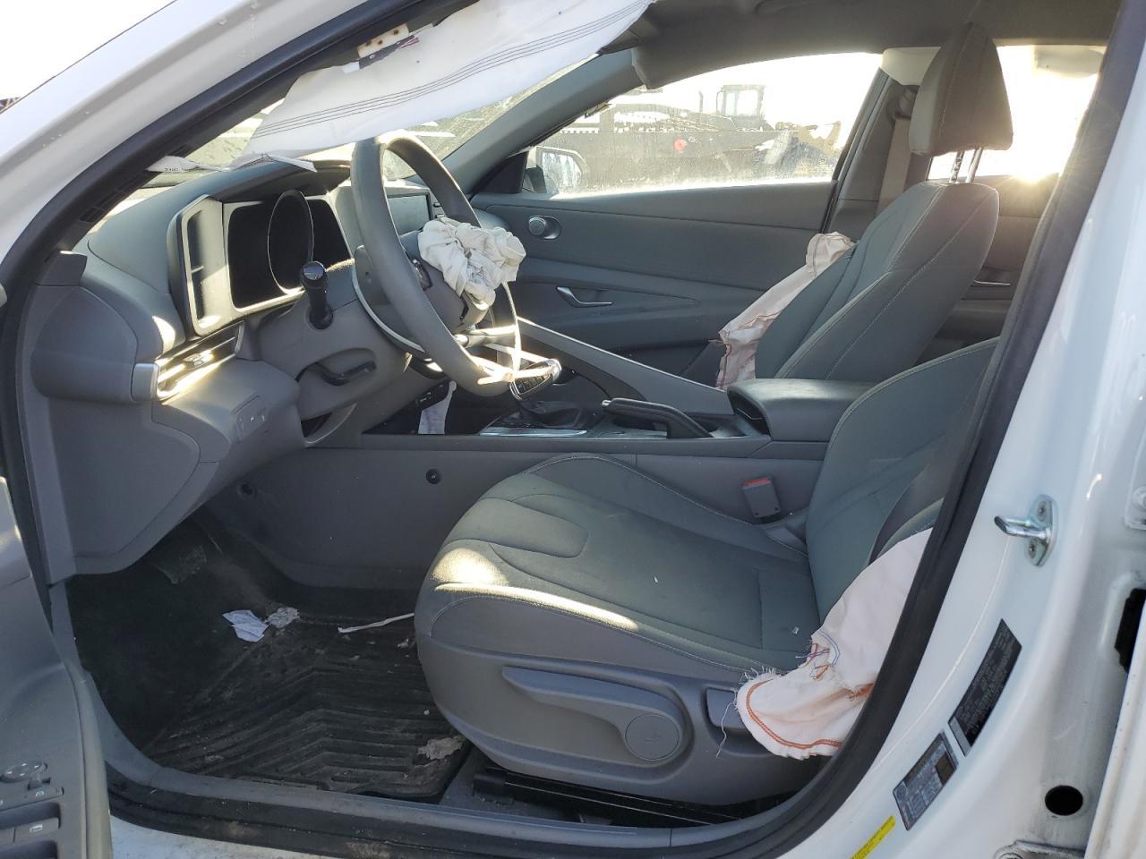 2022 HYUNDAI ELANTRA SE - Фото 7