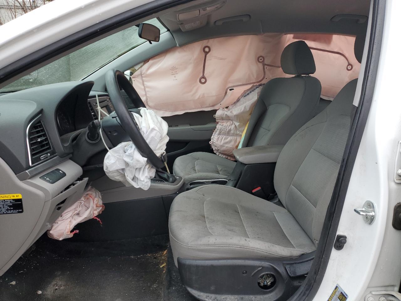 2017 HYUNDAI ELANTRA SE - Фото 7