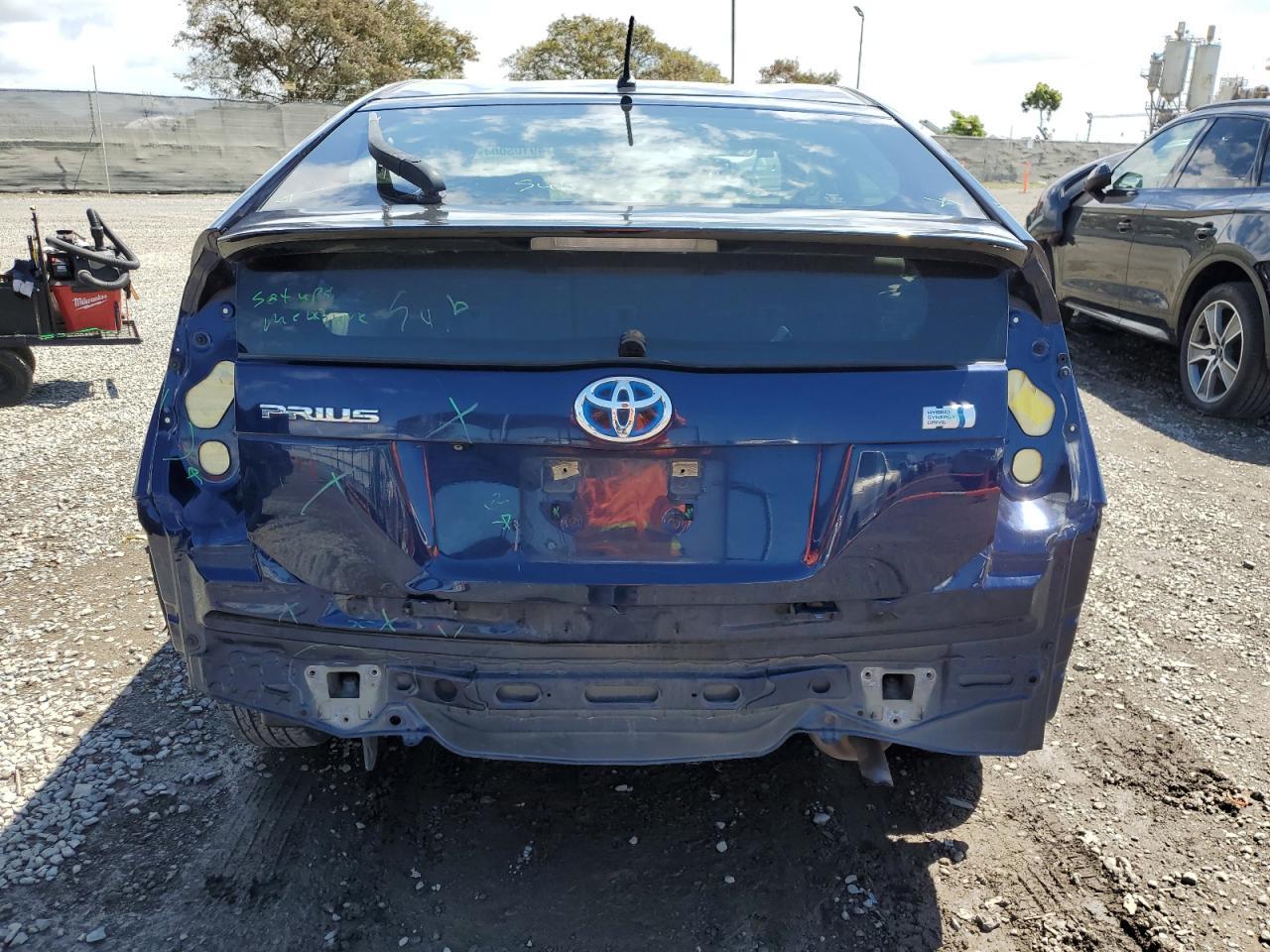 2015 TOYOTA PRIUS - Image 6