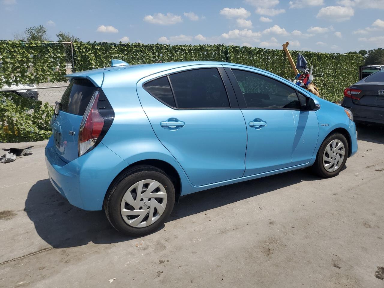 2015 TOYOTA PRIUS C - Image 3