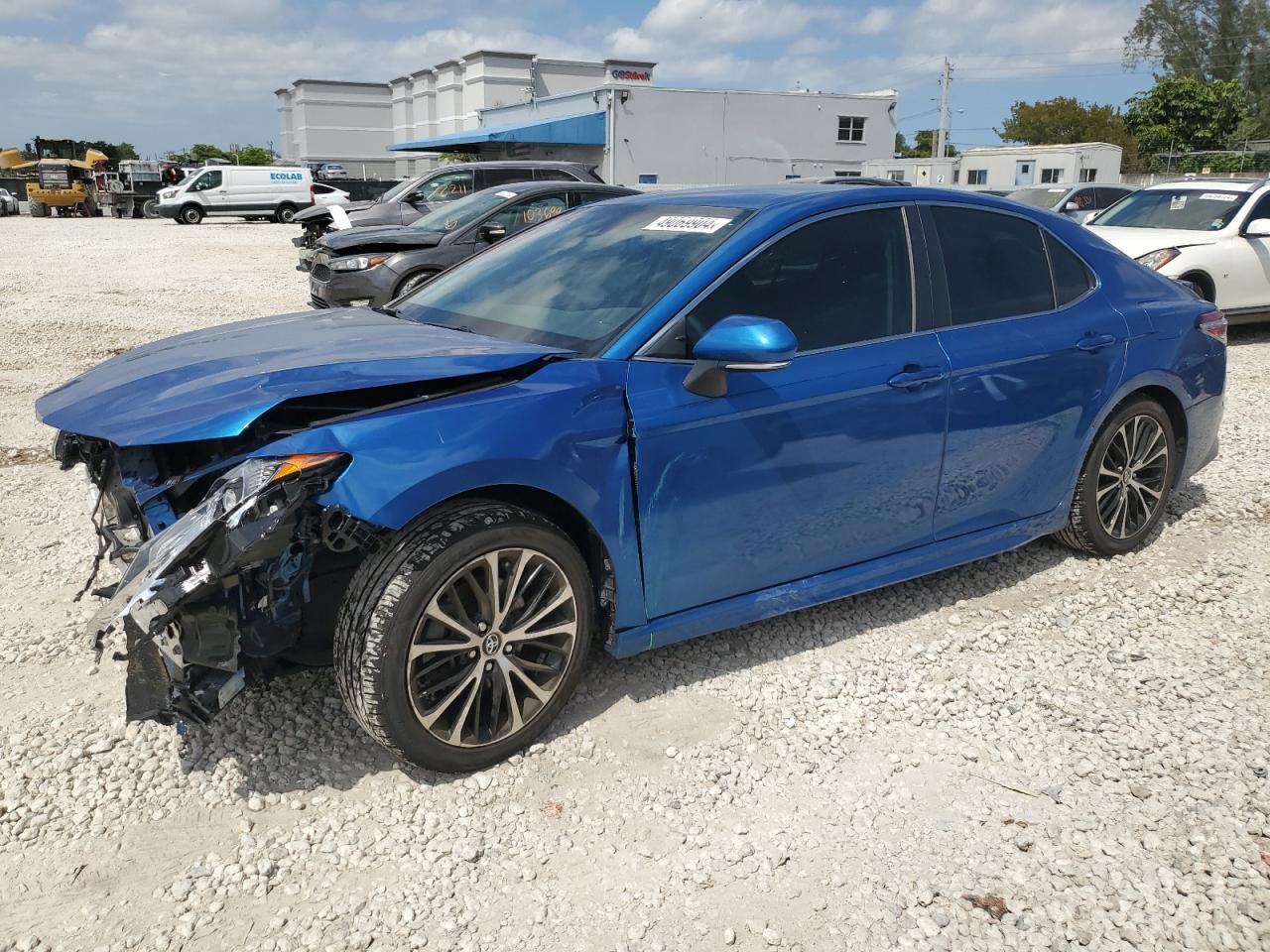 2020 TOYOTA CAMRY SE