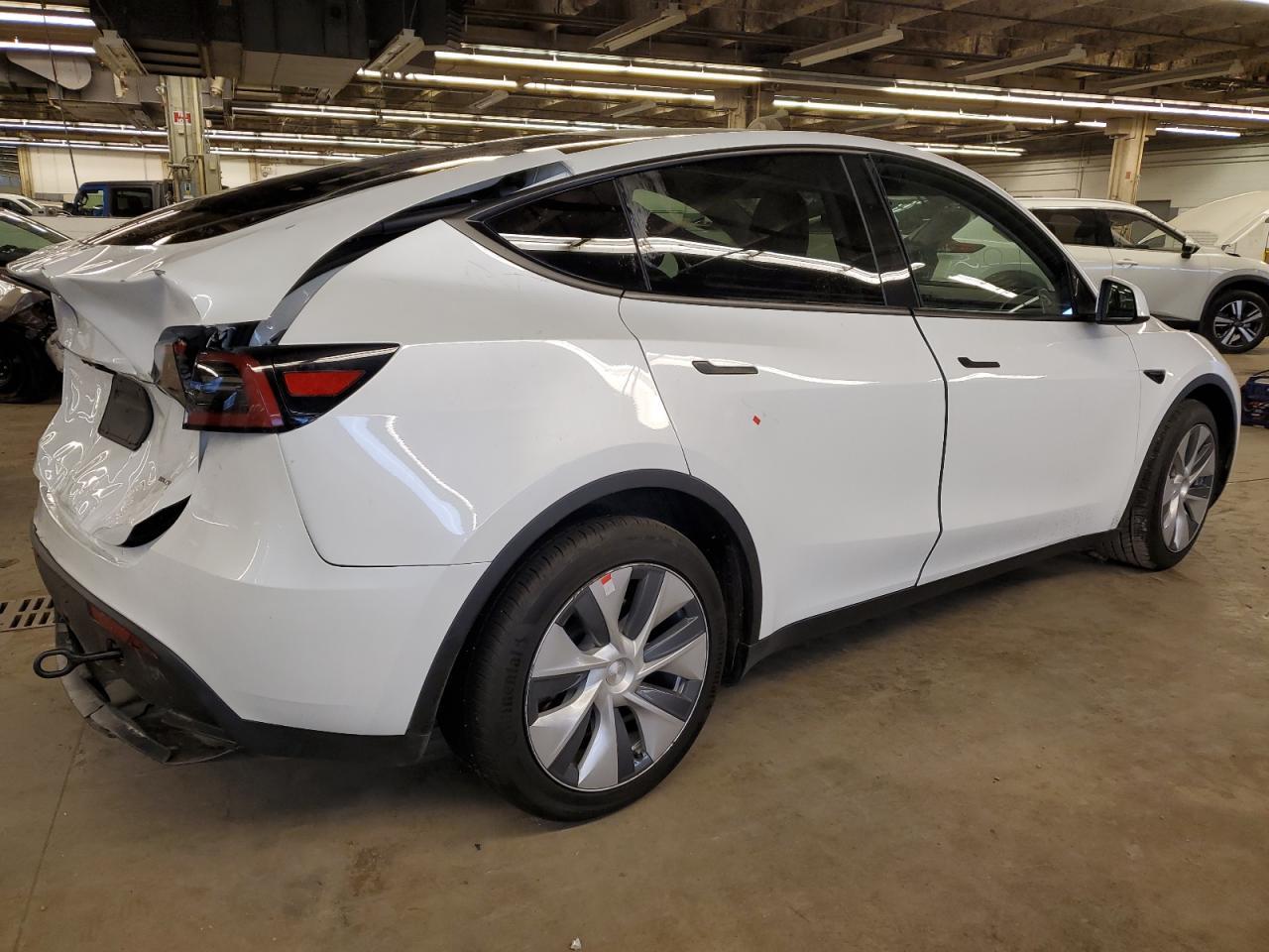 2023 TESLA MODEL Y - Image 3