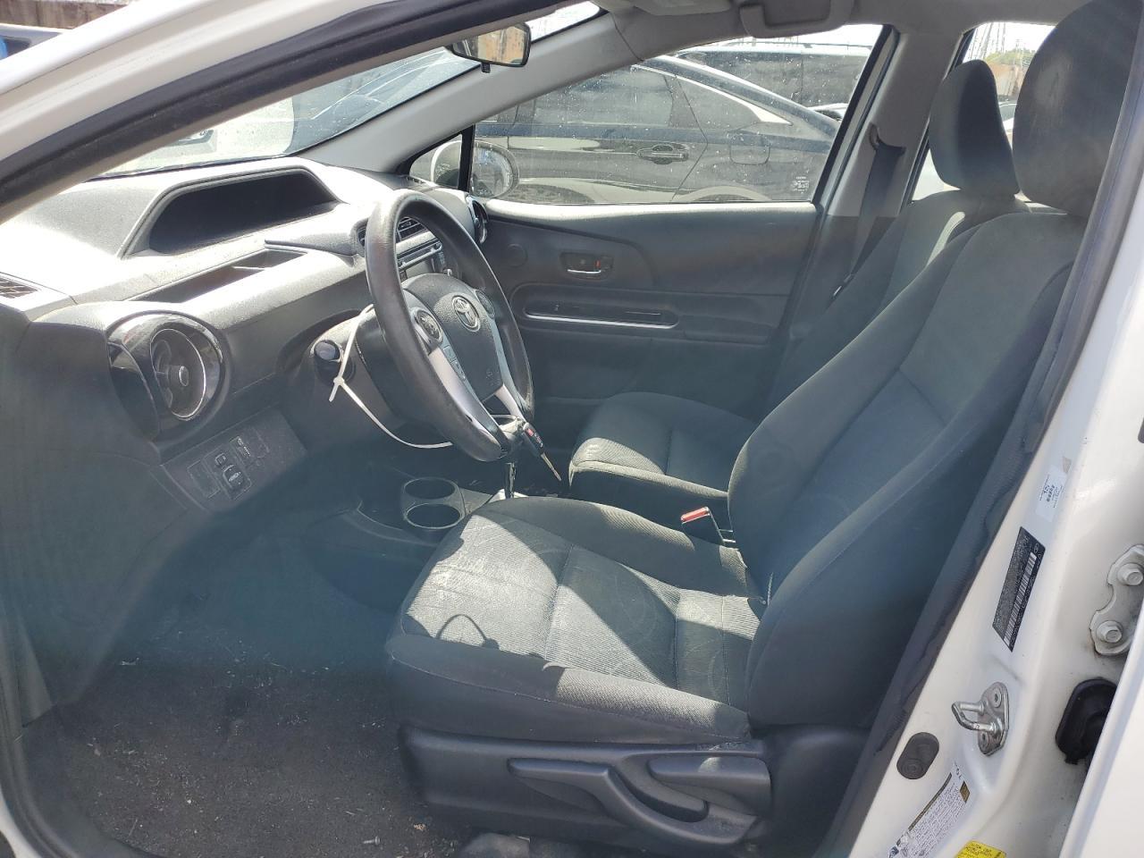 2015 TOYOTA PRIUS C - Image 7