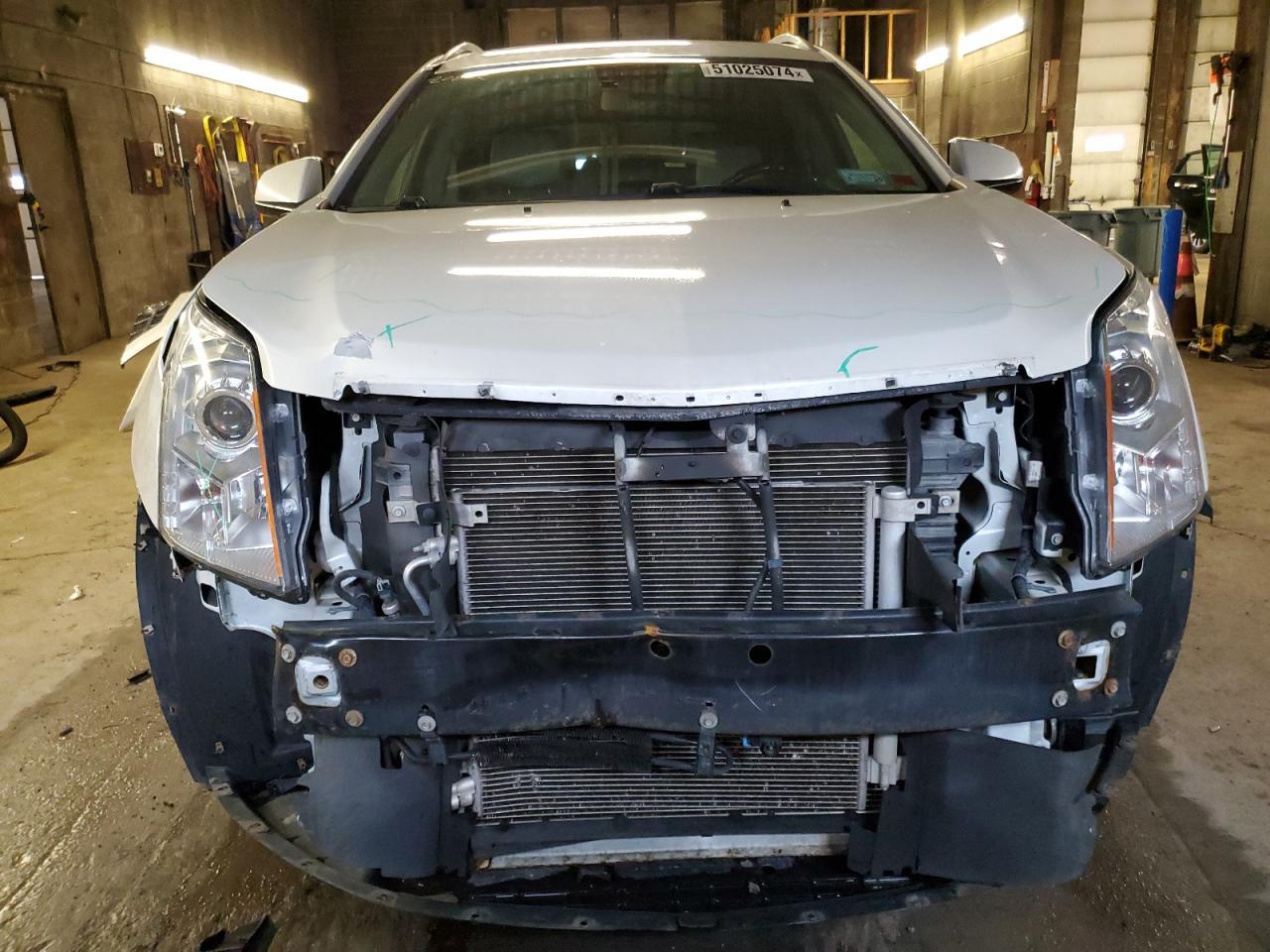 2011 CADILLAC SRX LUXURY - Image 5
