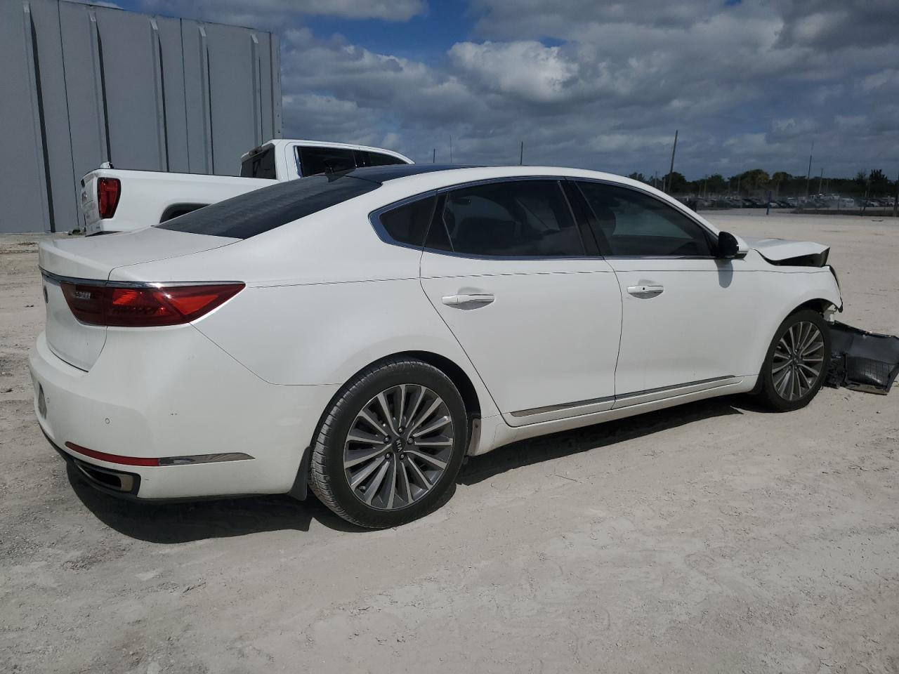 2017 KIA CADENZA PR - Image 3