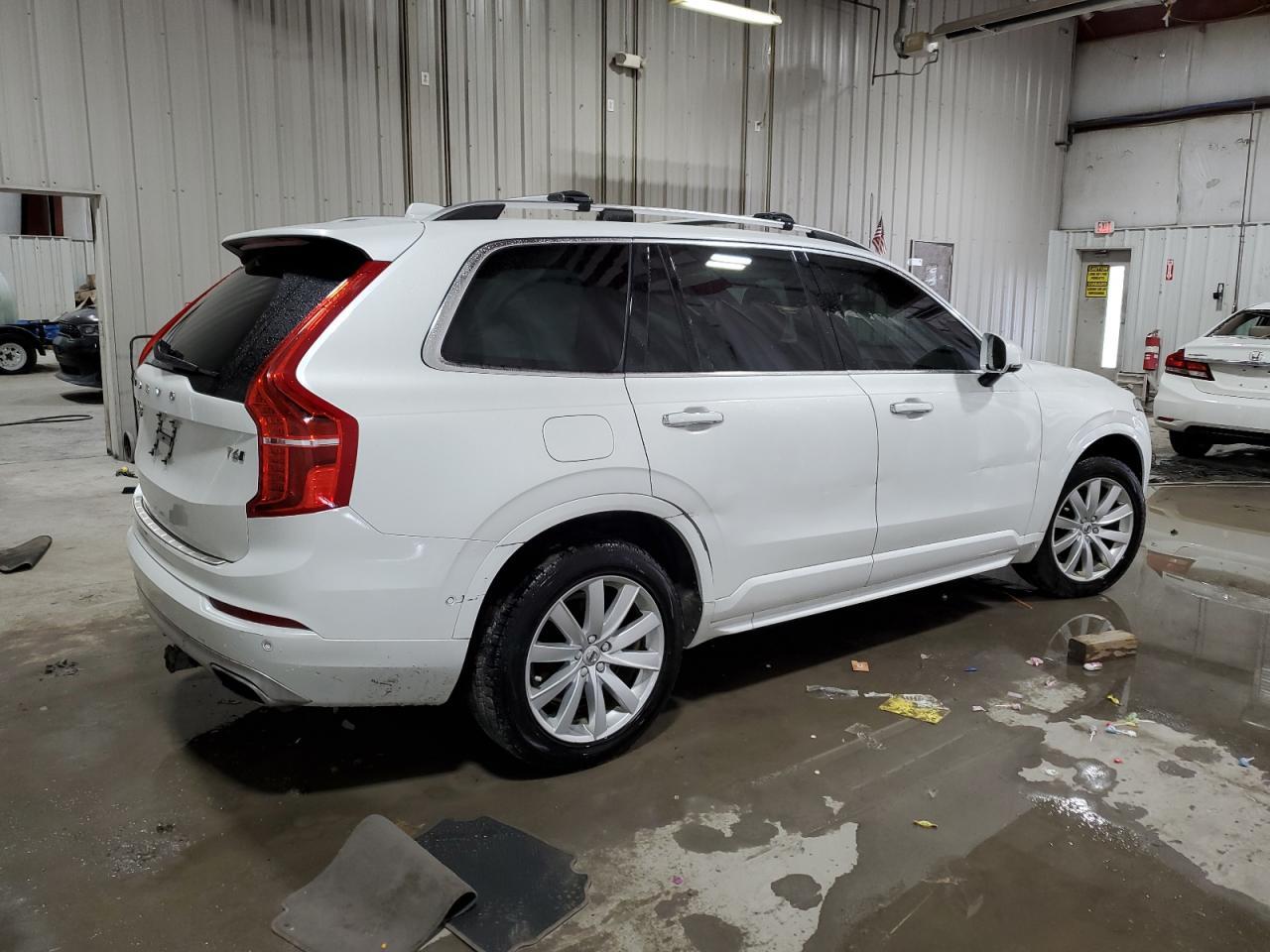 2016 VOLVO XC90 T6 - Фото 3