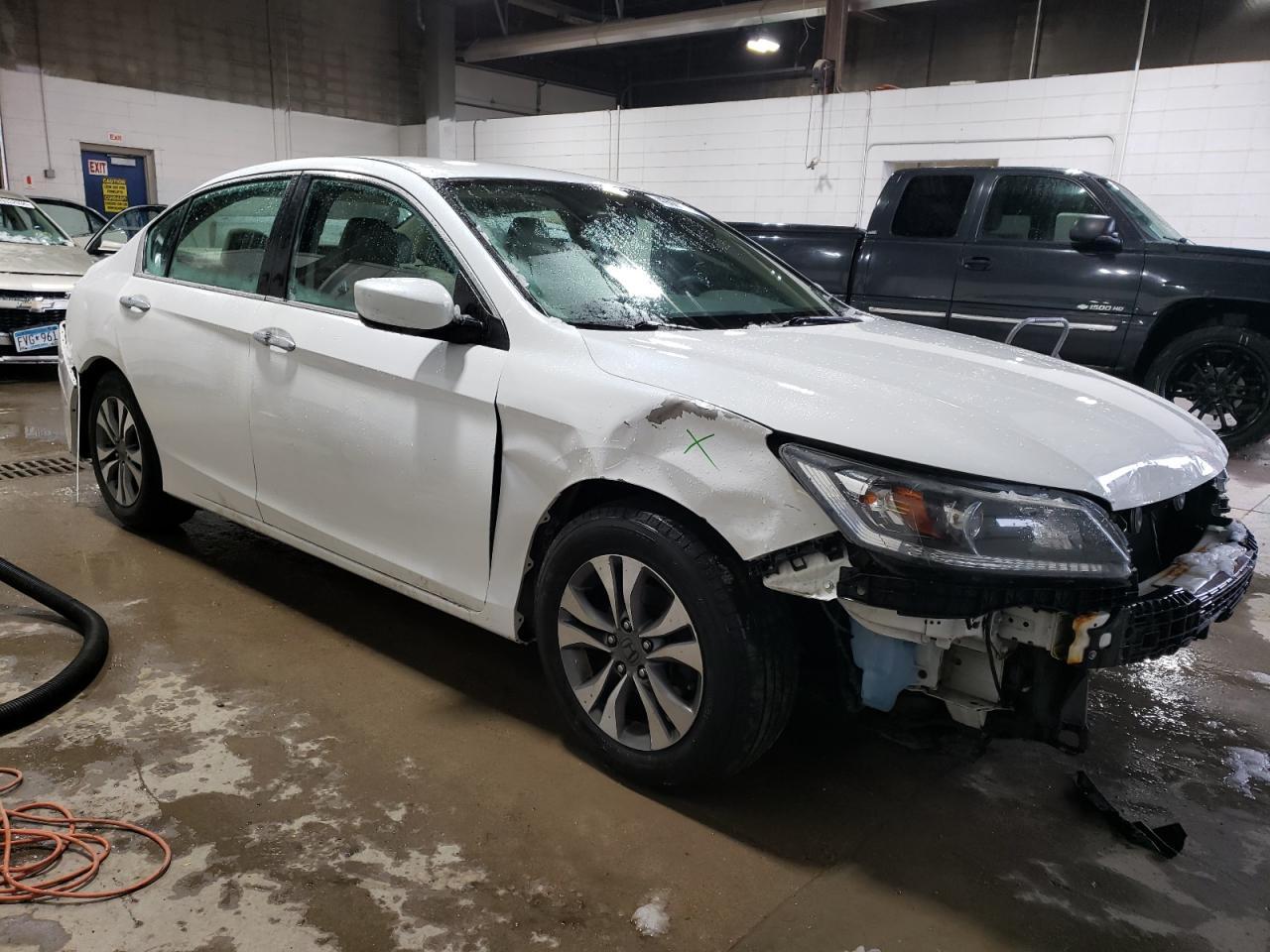 2014 HONDA ACCORD LX - Image 4