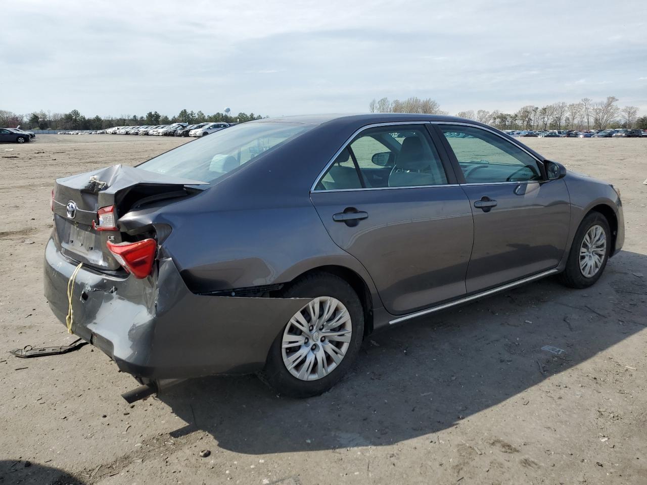 2014 TOYOTA CAMRY L - Image 3