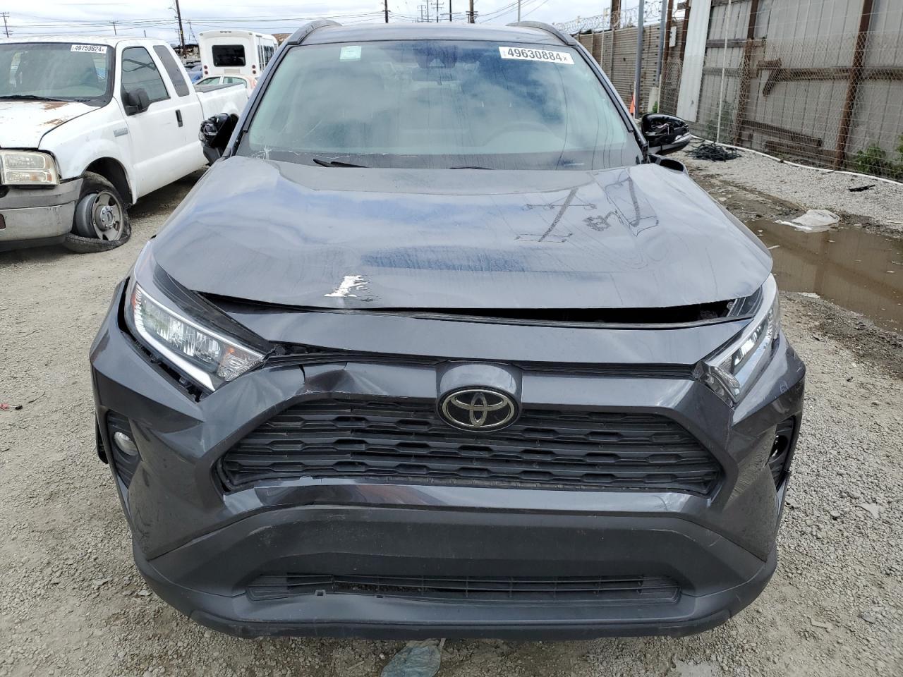 2020 TOYOTA RAV4 XLE - Image 5