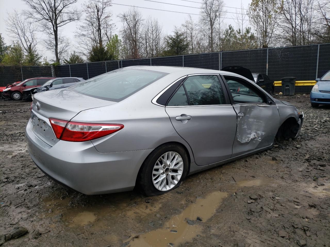 2017 TOYOTA CAMRY LE - Фото 3
