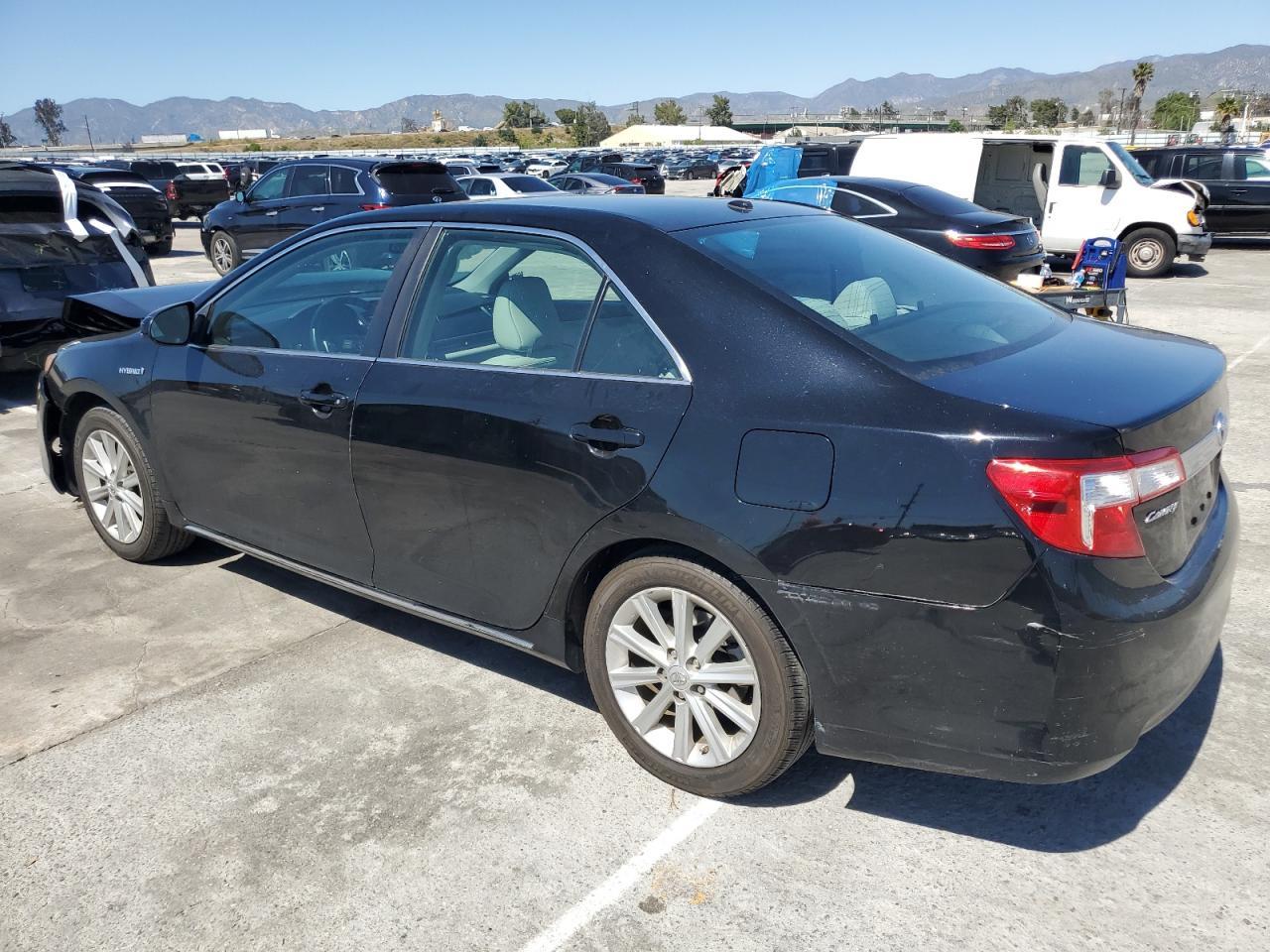 2012 TOYOTA CAMRY HYBR - Фото 2