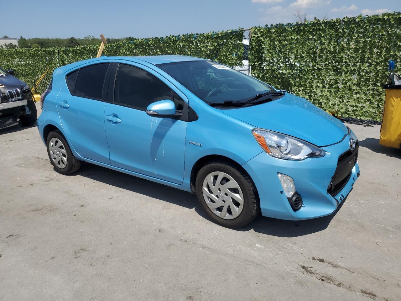 2015 TOYOTA PRIUS C - Image 4