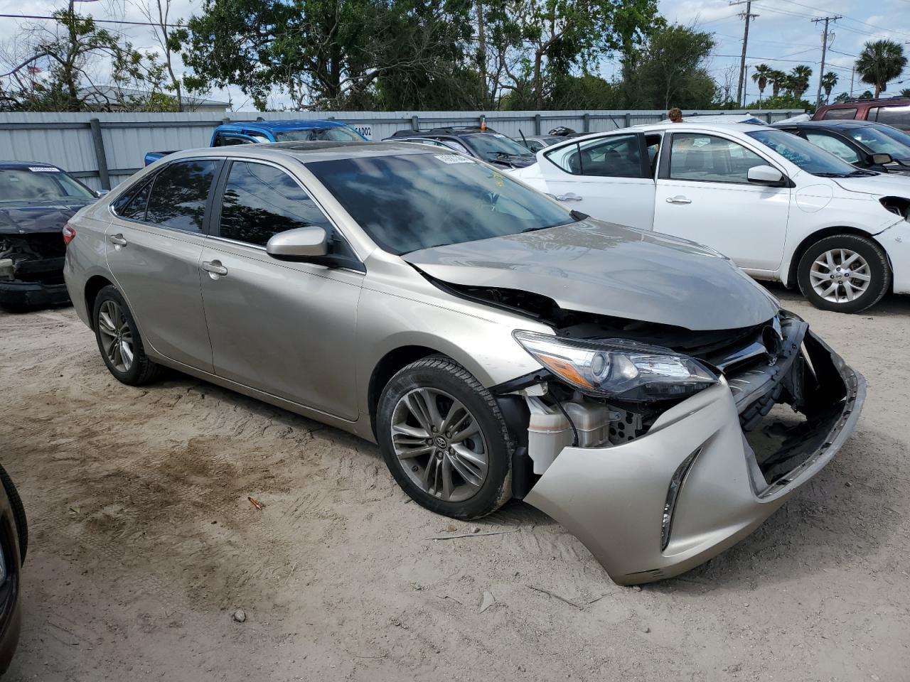 2017 TOYOTA CAMRY LE - Фото 4