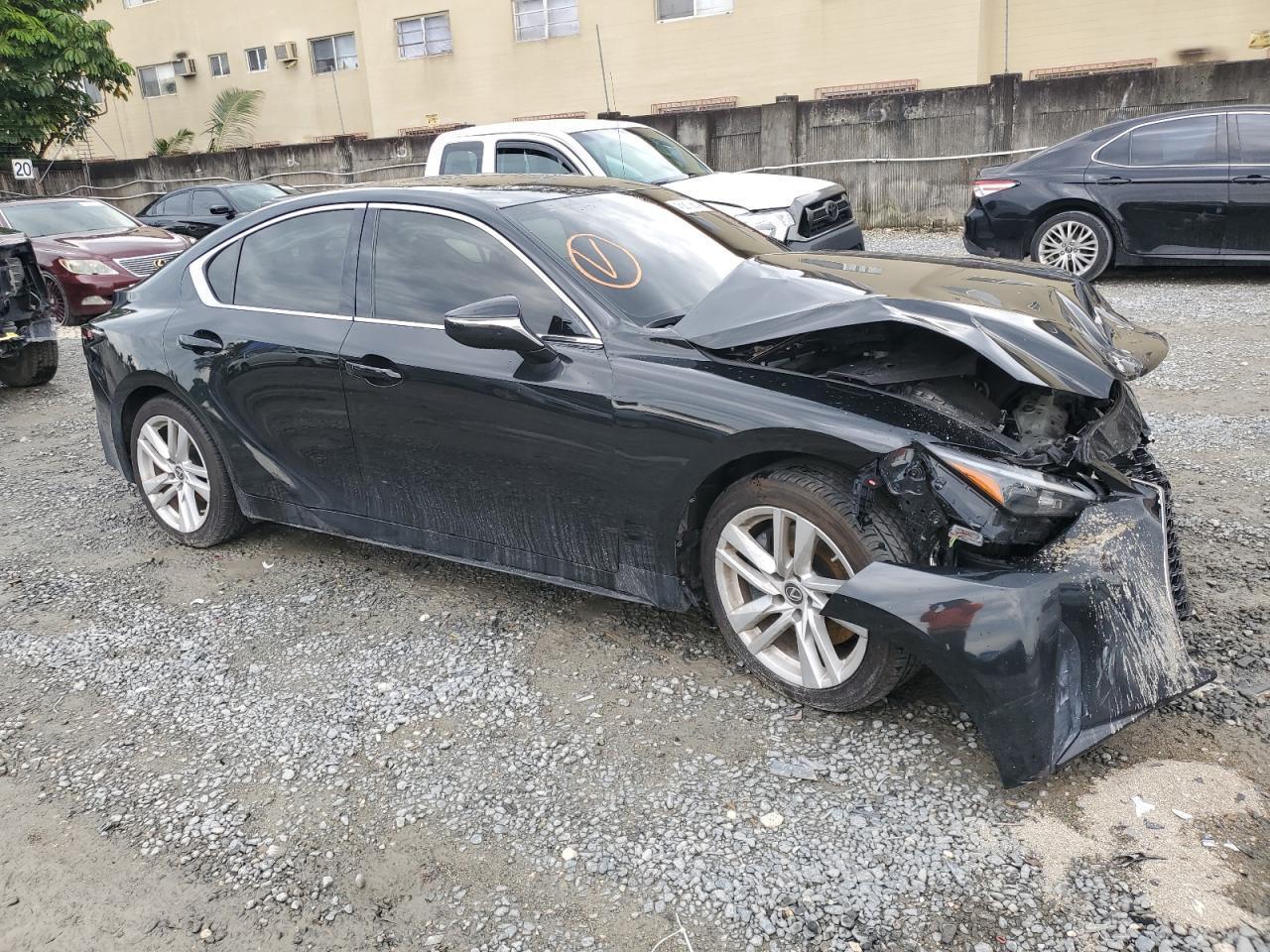 2021 LEXUS IS 300 - Image 4
