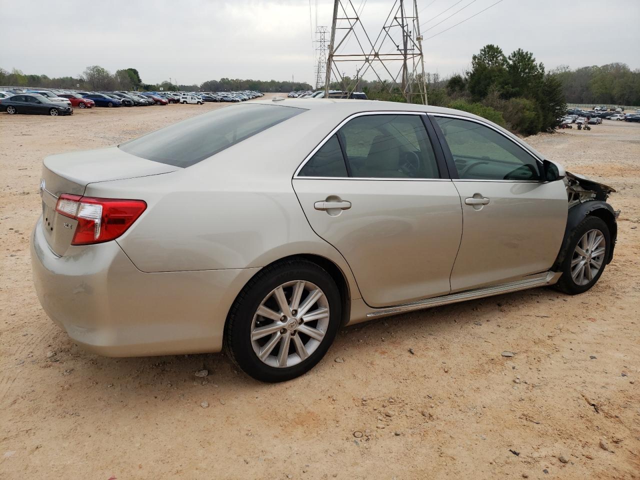 2014 TOYOTA CAMRY L - Image 3