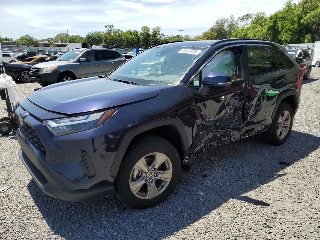 2022 TOYOTA RAV4 XLE