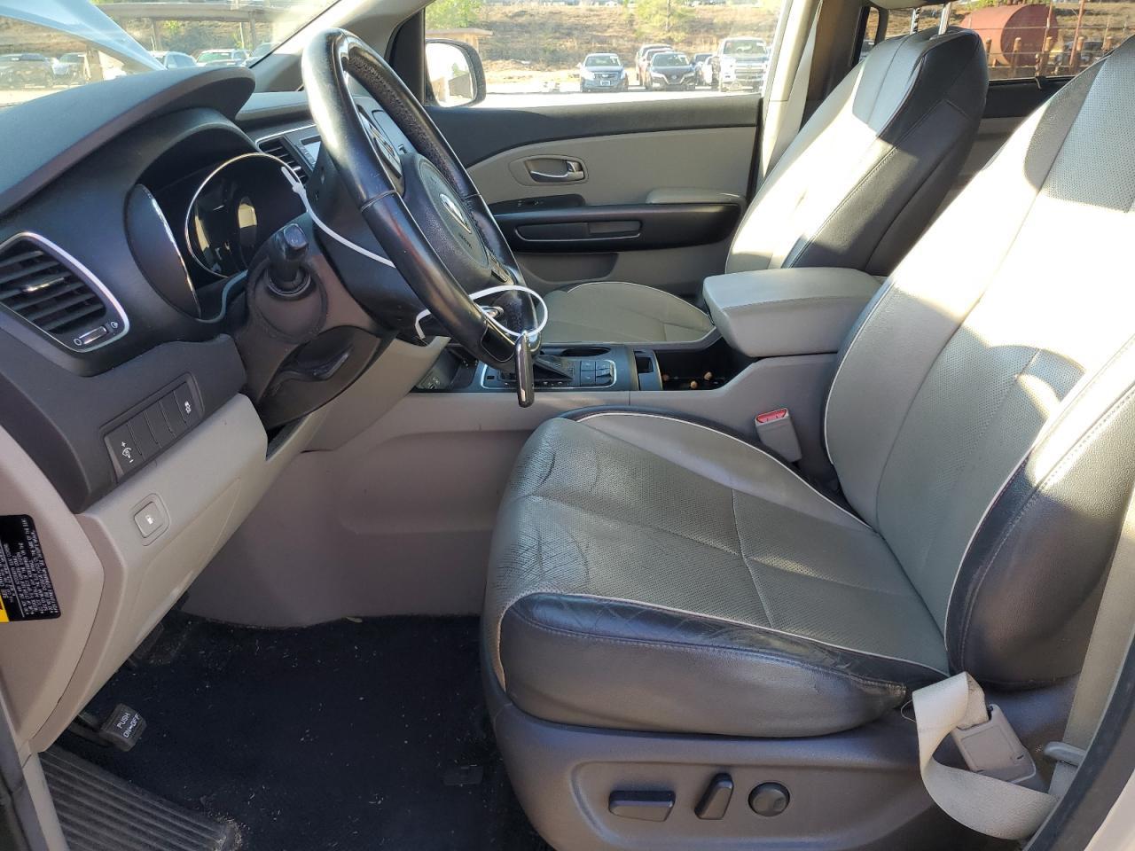 2017 KIA SEDONA LX - Image 7