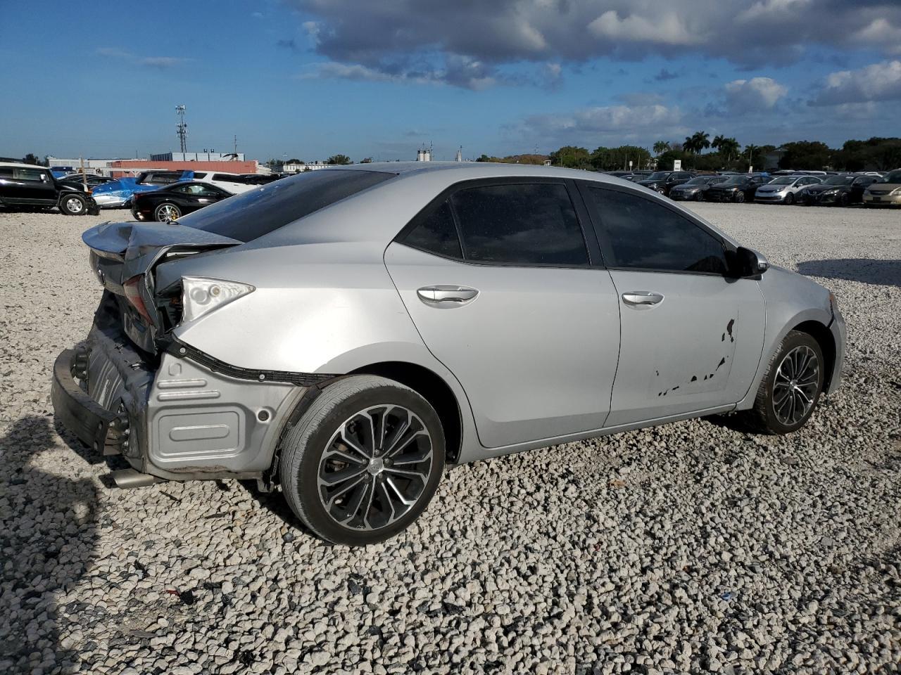 2015 TOYOTA COROLLA L - Image 3