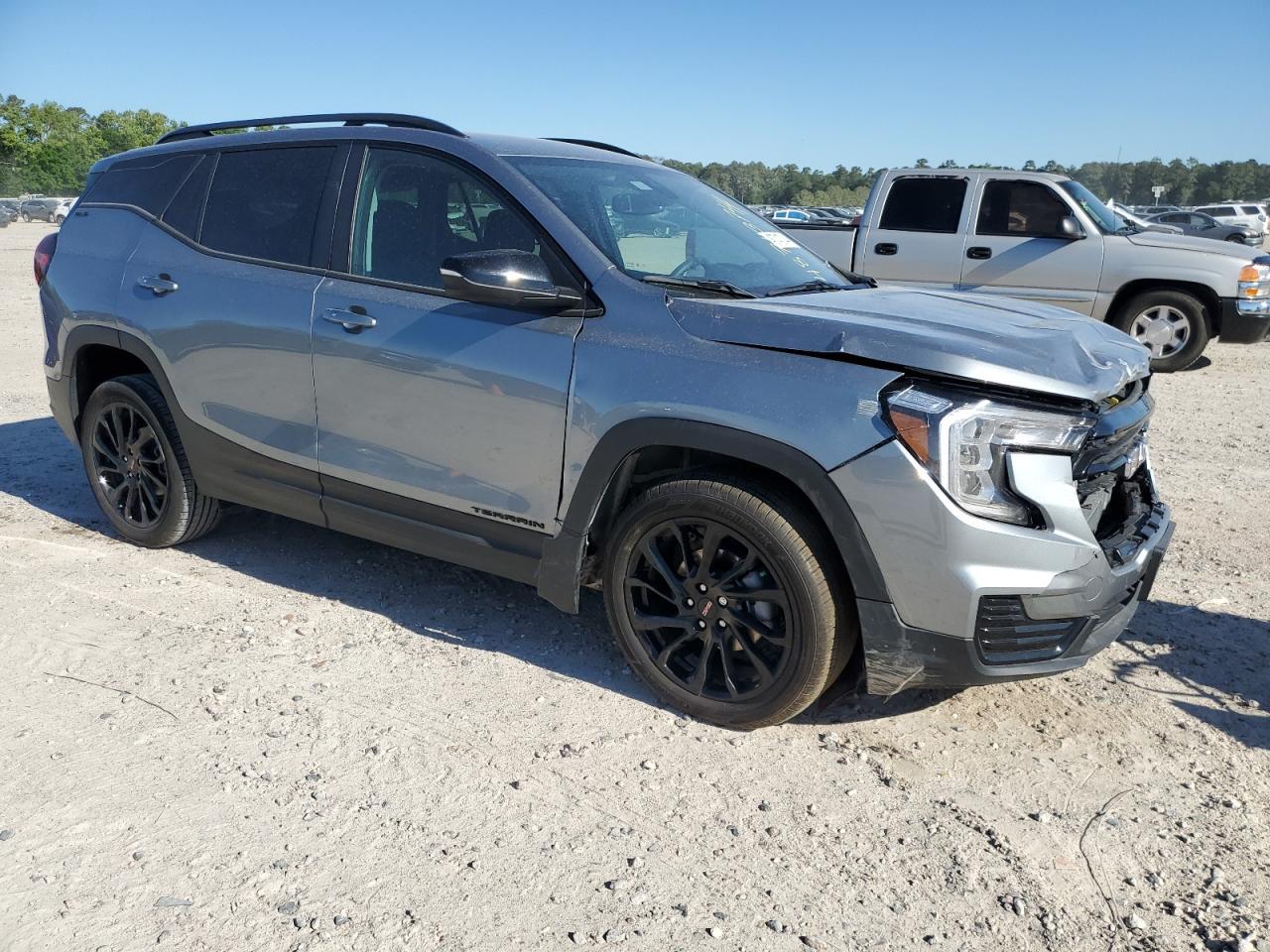 2023 GMC TERRAIN SL - Image 4